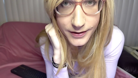 Sexy dark brown haired cutie massage and drill oven