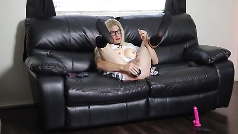 Sexy babe gets analed by her boyfriend