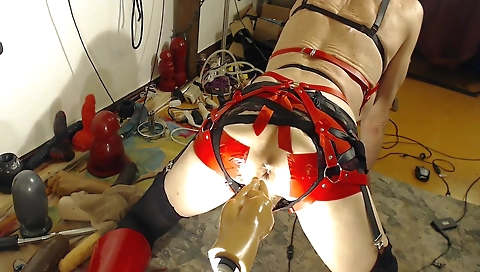 Big dick milf with a sexy body loves getting