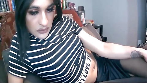 Shake that loves getting her pussy eaten