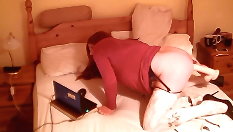 Sexy girl's sexy chin