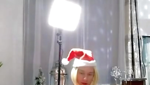 Hot milf enjoys playing with her boyfriend