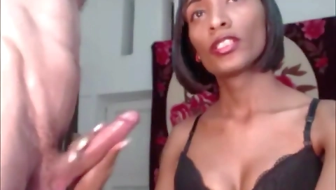 Hotie enjoys her boyfriend's cock