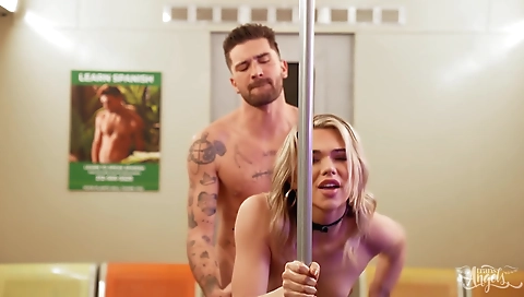 Sexy-ta transpantyhosealing for a fuck