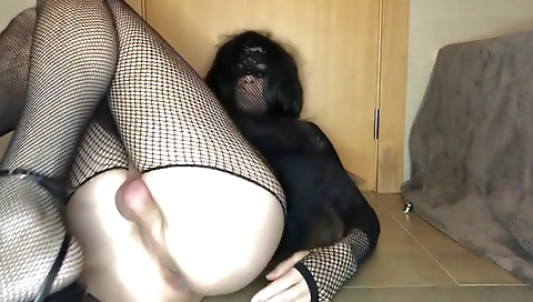 Hot anal slut with a huge ass fucking